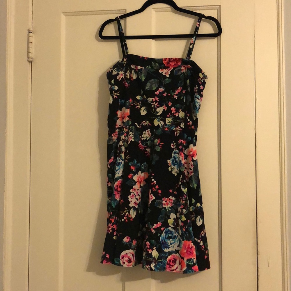 Size M Express black floral dress removable straps